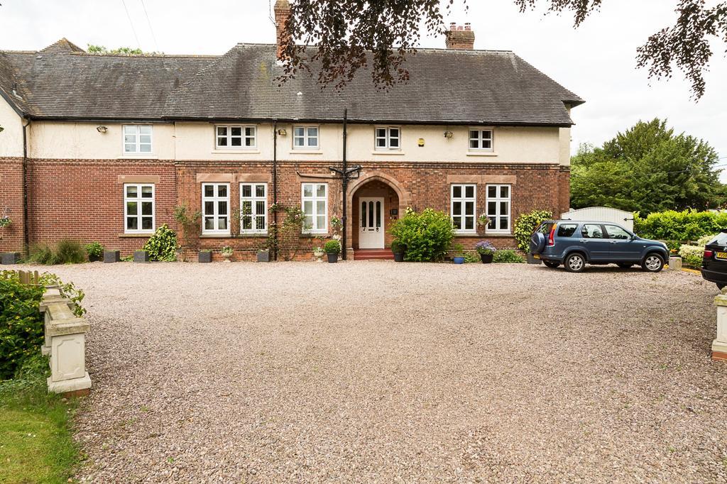Heywood Hall Denstone Esterno foto