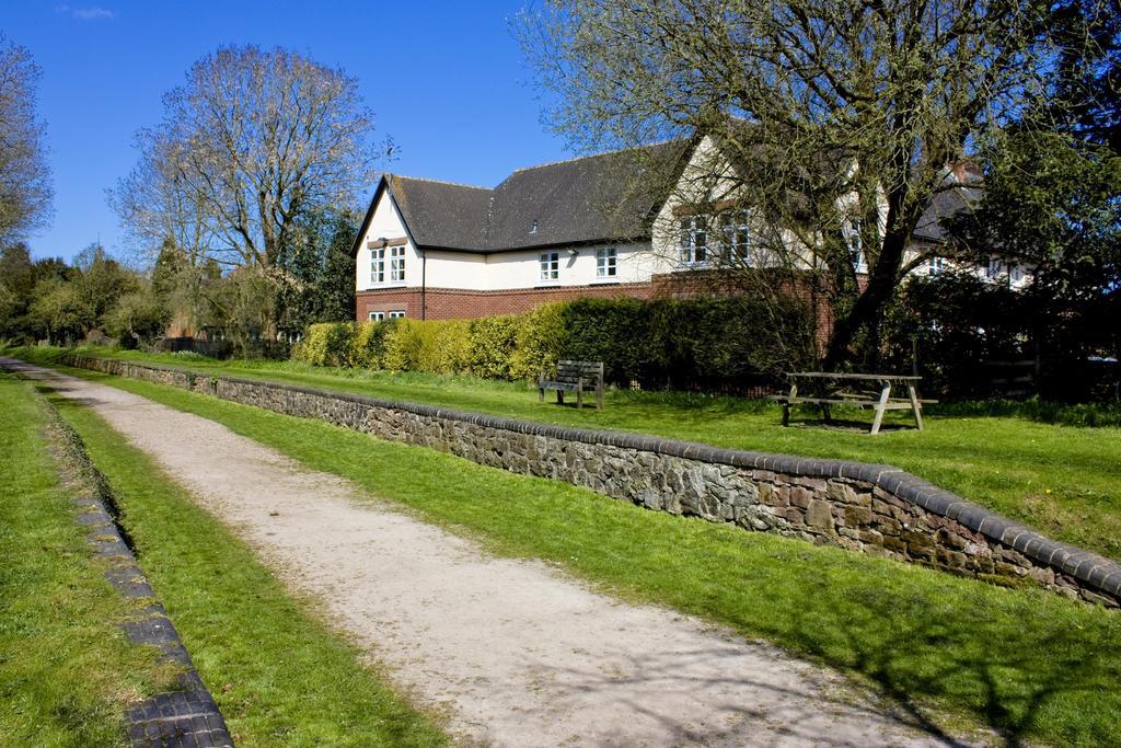 Heywood Hall Denstone Esterno foto